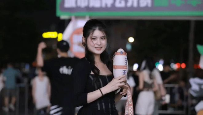 又潮又酷的橄欖球水壺保冷保溫雙倉雙飲雙倍快樂！(圖3)